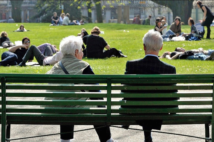 Altersvorsorge: Es braucht eine grundlegende, kohärente und nach­haltige Reform der AHV, welche die Finanzierung der 13. Rente in eine Gesamtvision integriert.